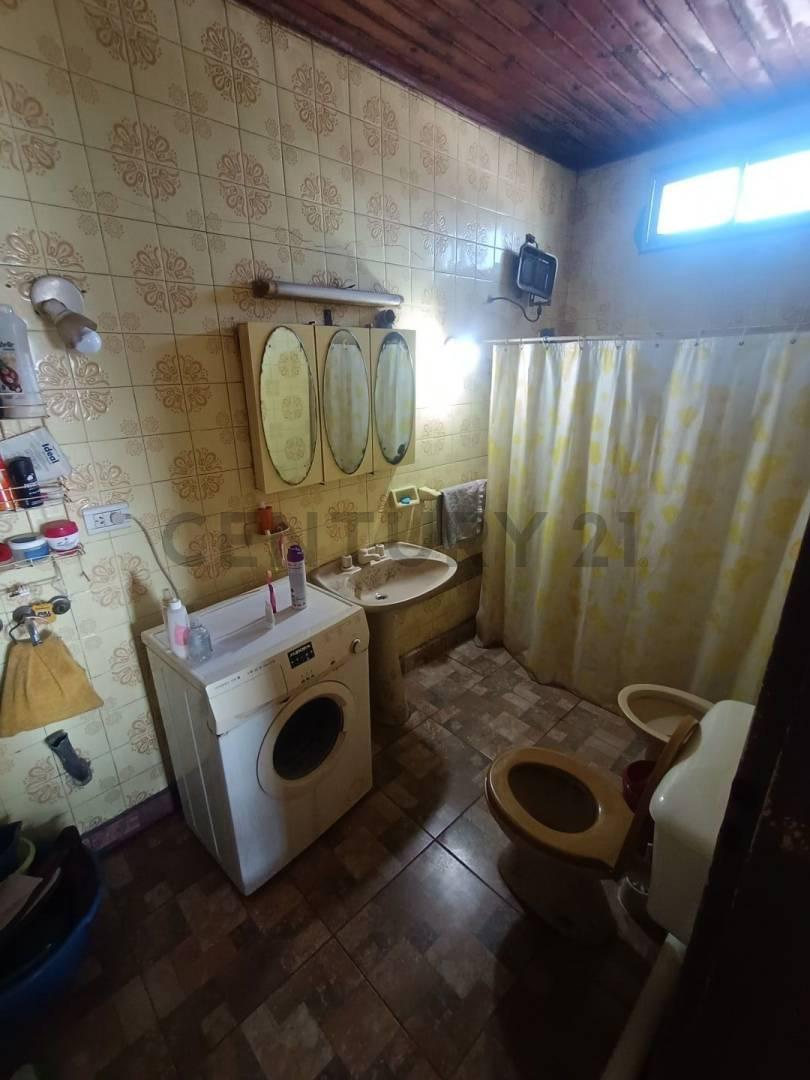 Venta de Galpon en Los Hornos La Plata con Casa 1