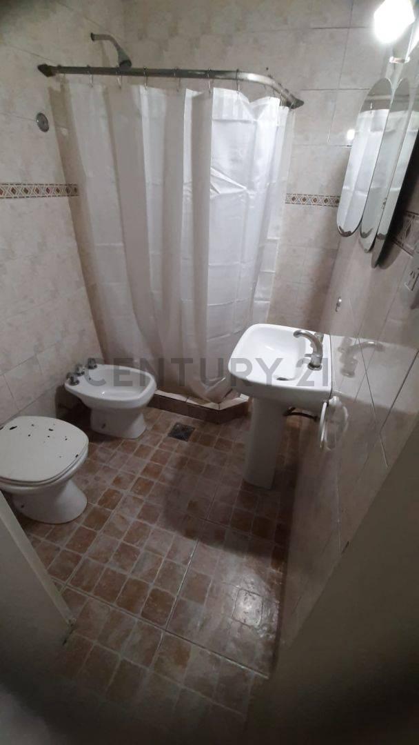 Foto de Venta de Casa Parque Sicardi 2 Ambientes Quinta, imagen 4