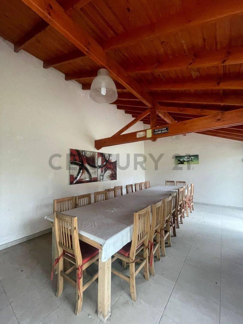 Casa Quinta Venta en Berazategui Oeste 4 Amb con Quincho y Pileta 1