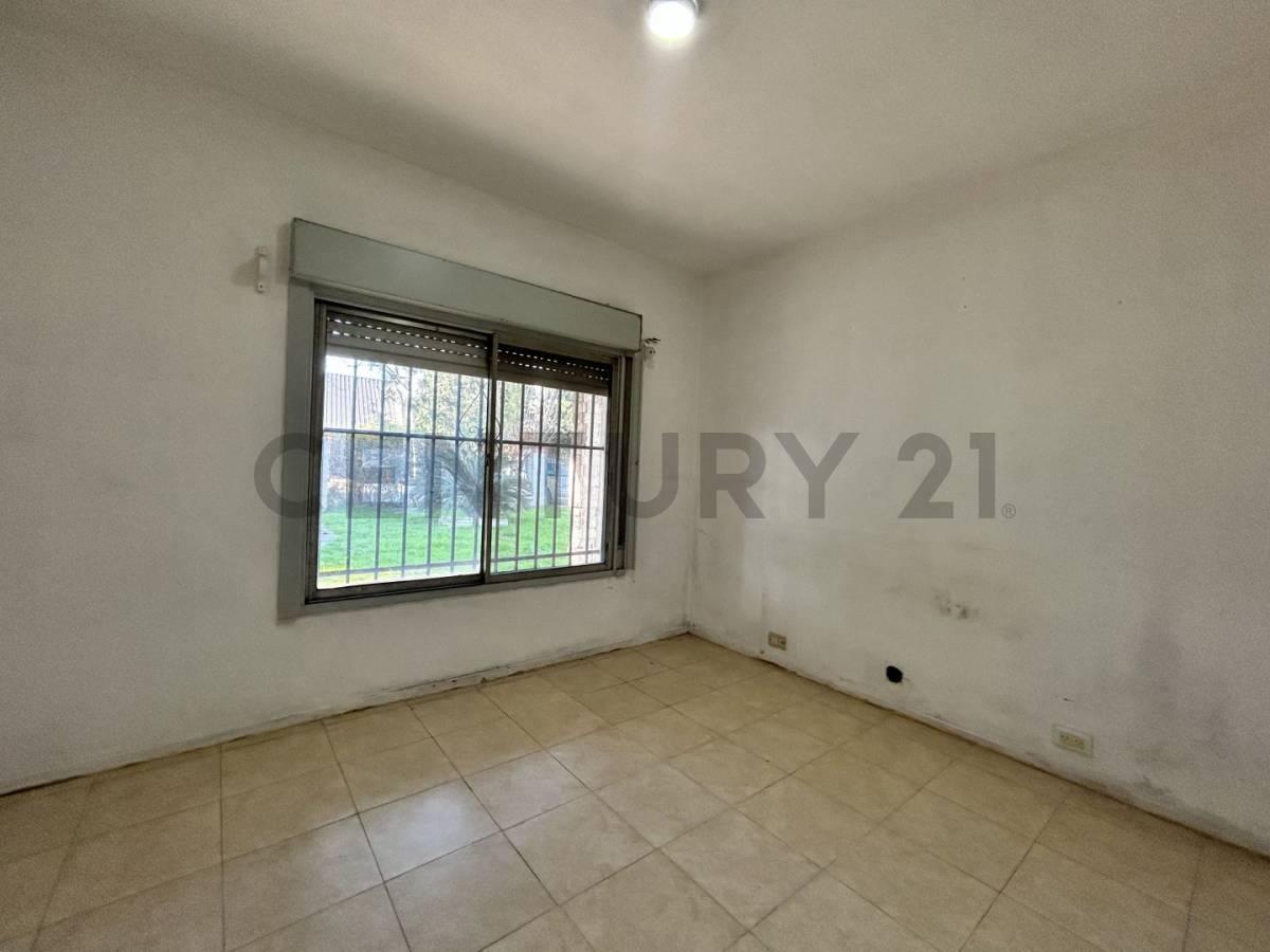 Venta de Casa + Depto en Berazategui Oeste 3