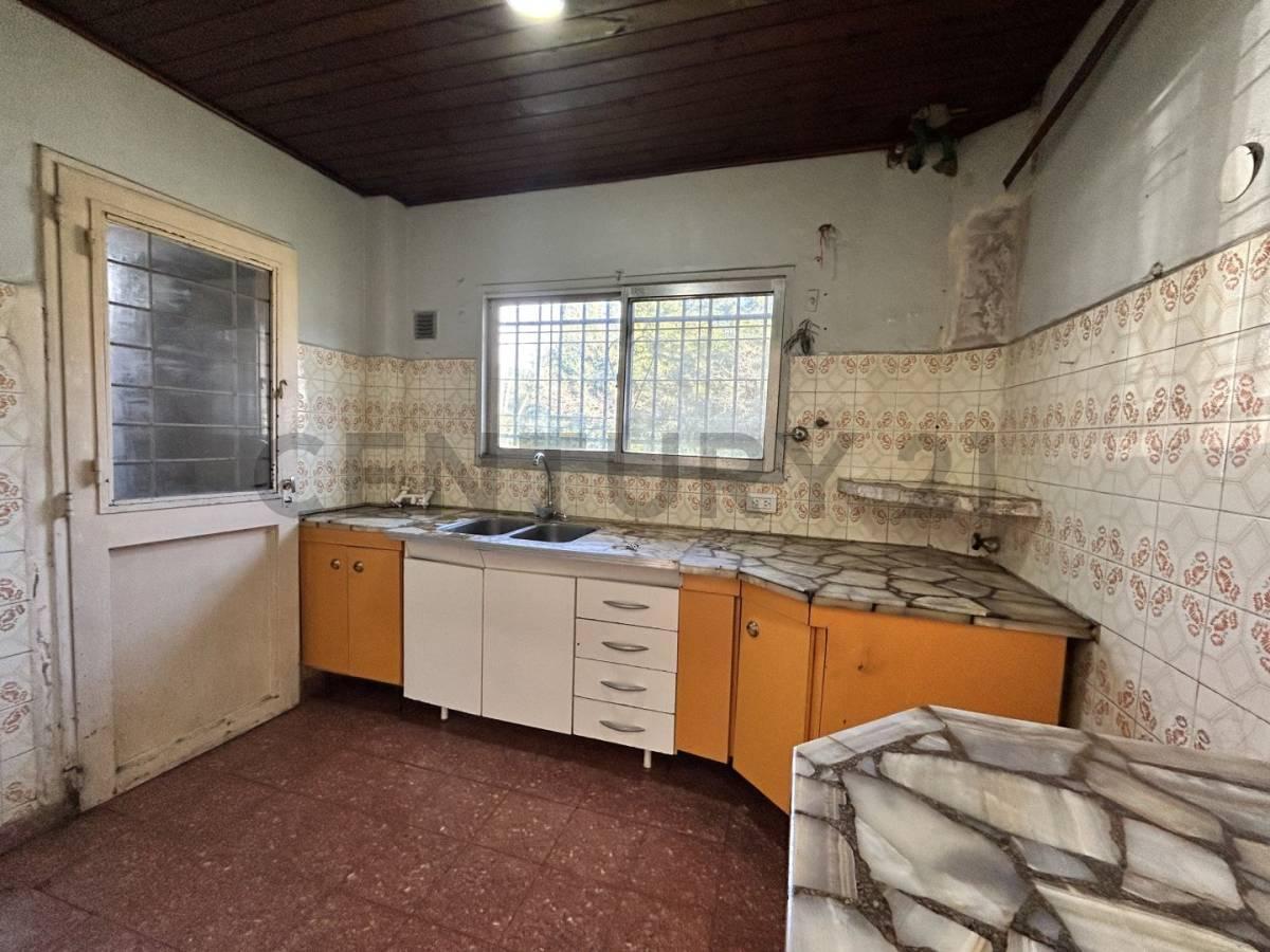 Venta de Casa + Depto en Berazategui Oeste 1