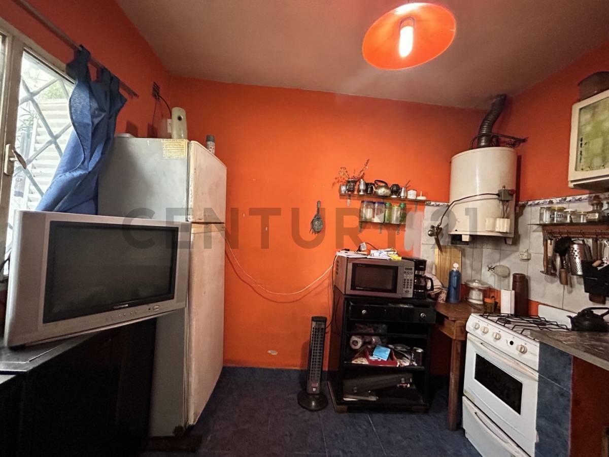 Venta de Casa + Depto en Berazategui Oeste 4