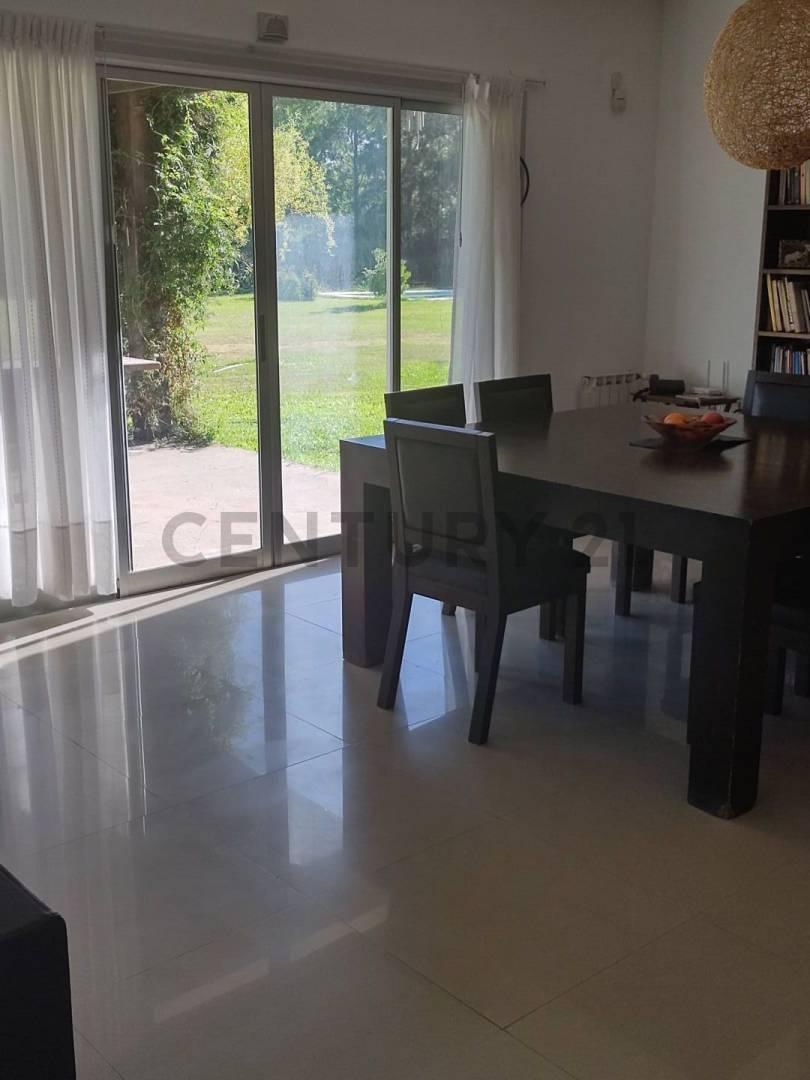 Foto de Casa moderna en un excelente entorno, ubicada en Abasto, a media hora, imagen 2