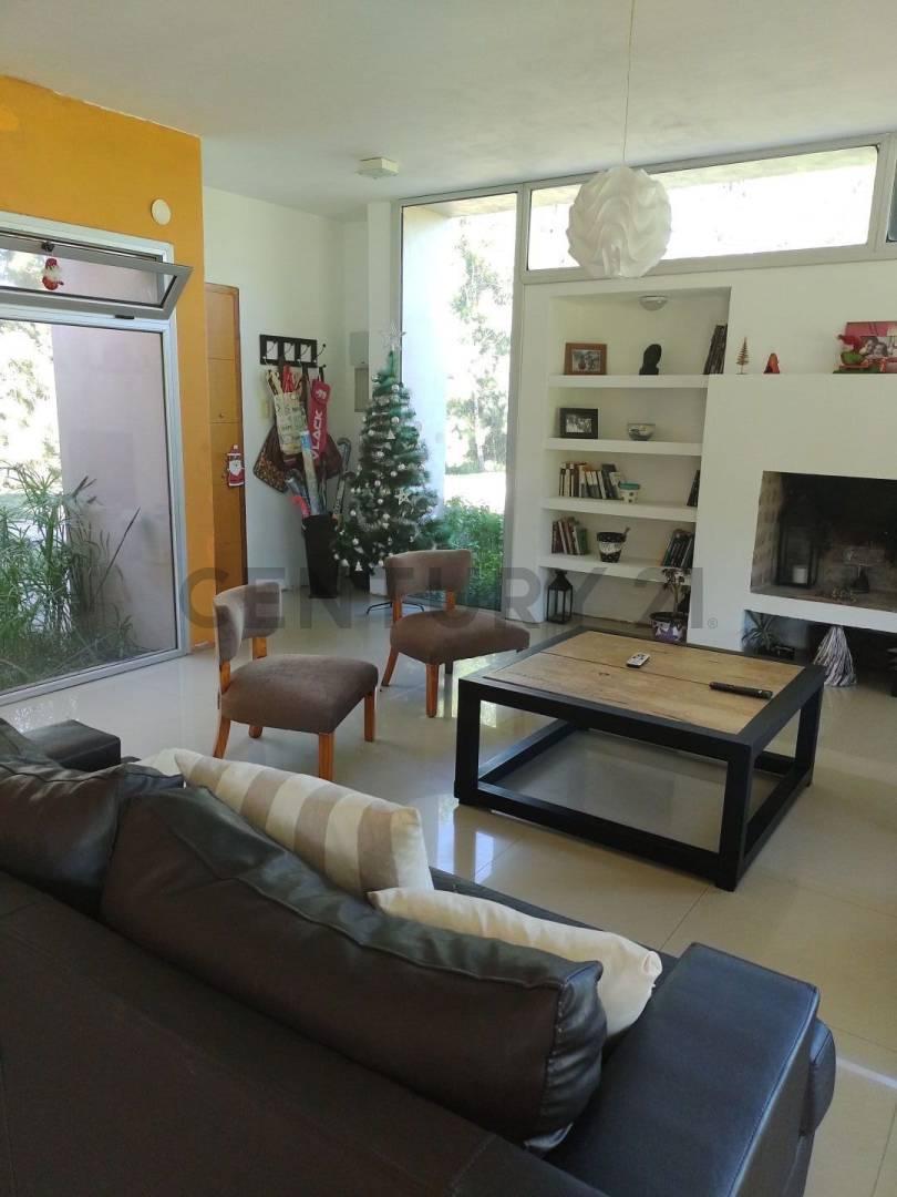 Foto de Casa moderna en un excelente entorno, ubicada en Abasto, a media hora, imagen 4