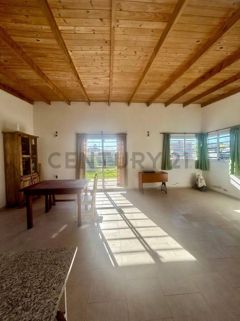 <p>Venta de Casa 3 AMBIENTES en Arturo Seguí, La Plata </p><p>C...