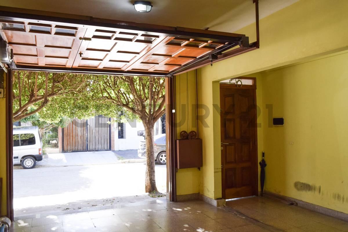 Venta Casa 6 Ambientes Berazategui 1