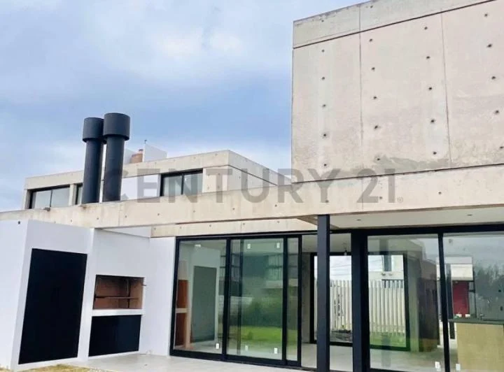 Venta de Casa en El Quimilar, City Bell, 3 dormitorios a Estrenar 5