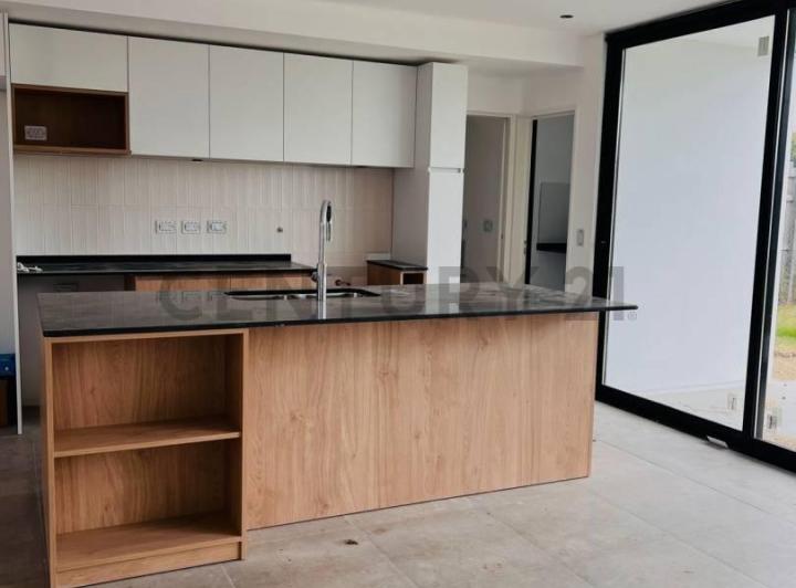 Venta de Casa en El Quimilar, City Bell, 3 dormitorios a Estrenar 5