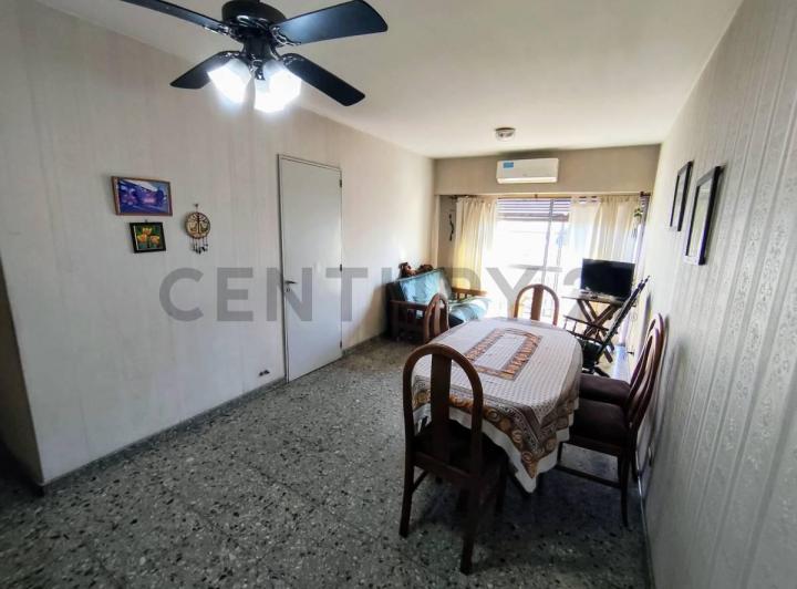 Venta Departamento de 2 ambientes con balcón 4