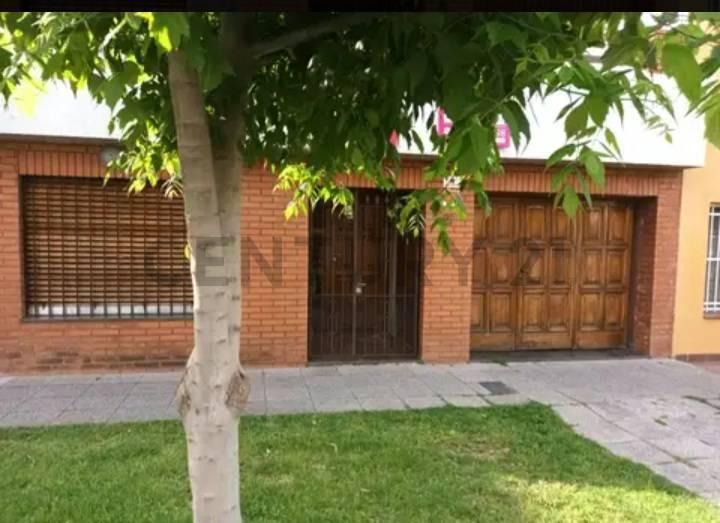 VENTA CASA 5 AMBIENTES QUILMES APTO CREDITO