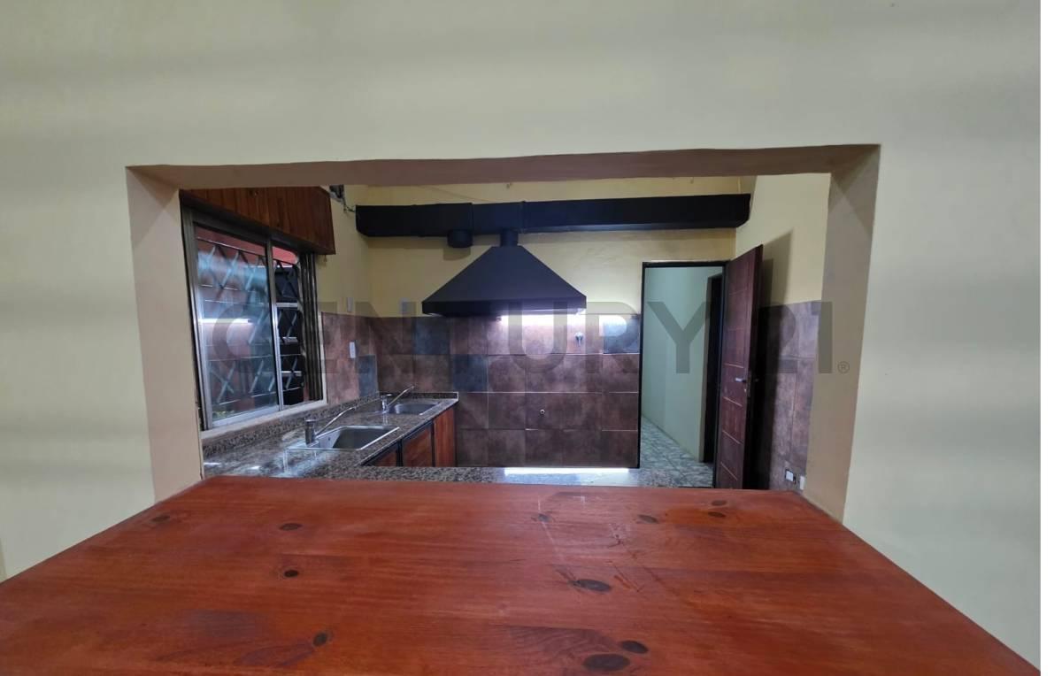 VENTA CASA 3 AMBIENTES + 2 LOCALES BERAZATEGUI (PERMUTA Y FINANCIACION)