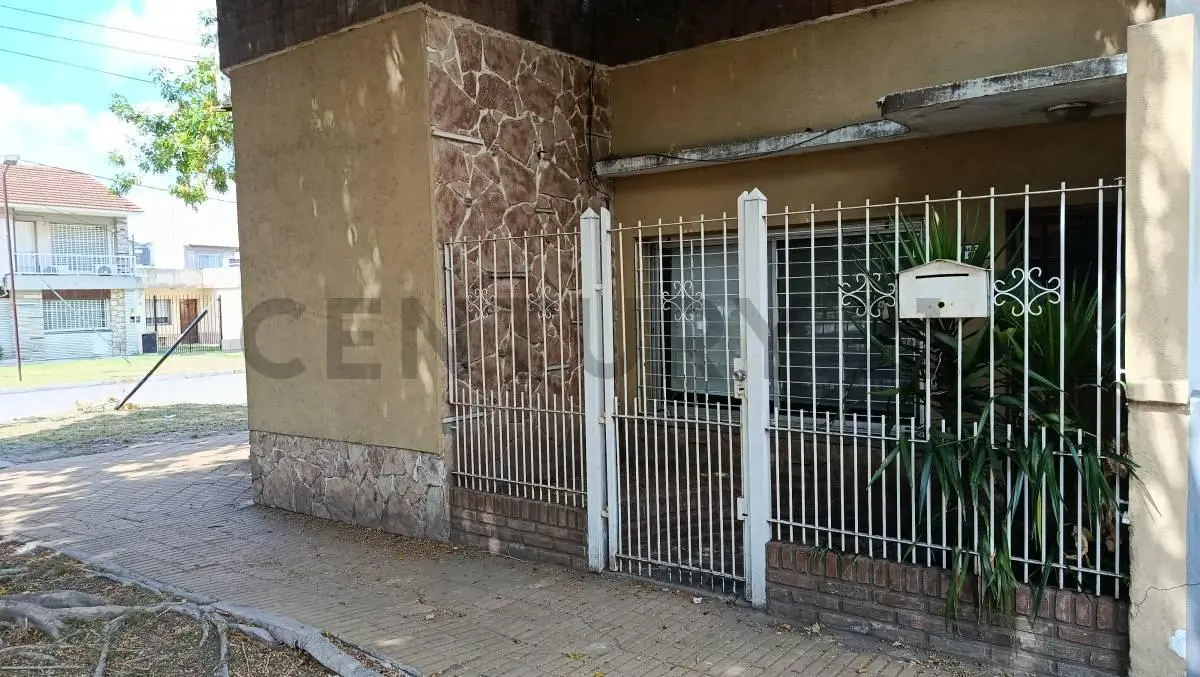 VENTA CASA 3 AMBIENTES C/ COCHERA QUILMES OESTE 5