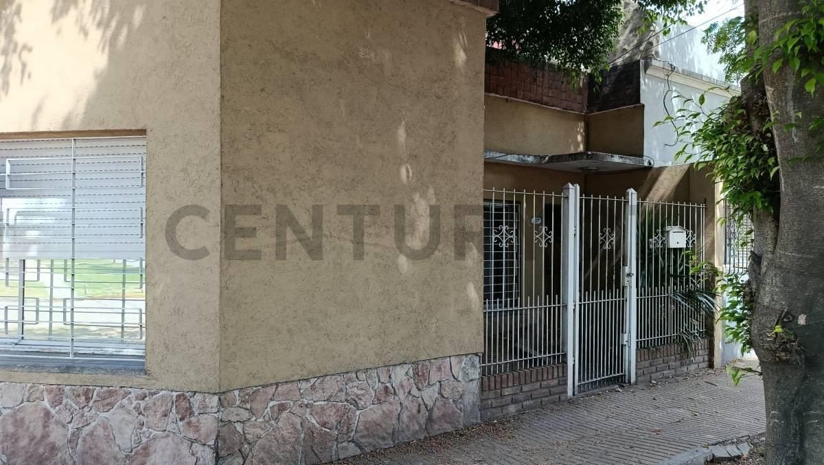 VENTA CASA 3 AMBIENTES C/ COCHERA QUILMES OESTE