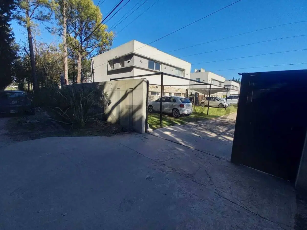DUPLEX EN VENTA EN GONNET 2