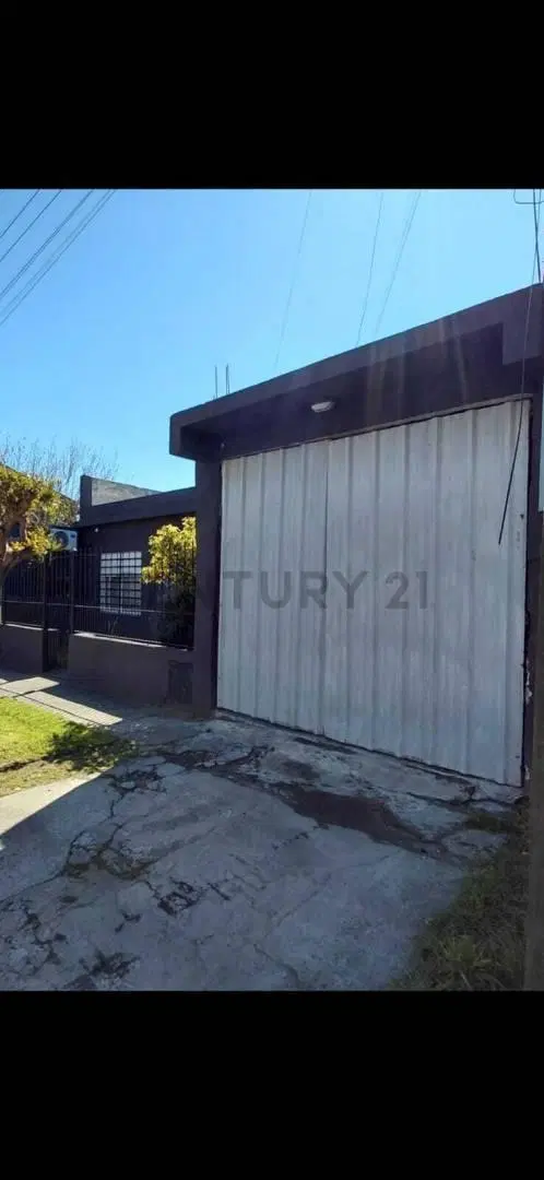 VENTA CASA 3 AMBIENTES + COCHERA QUILMES OESTE 4