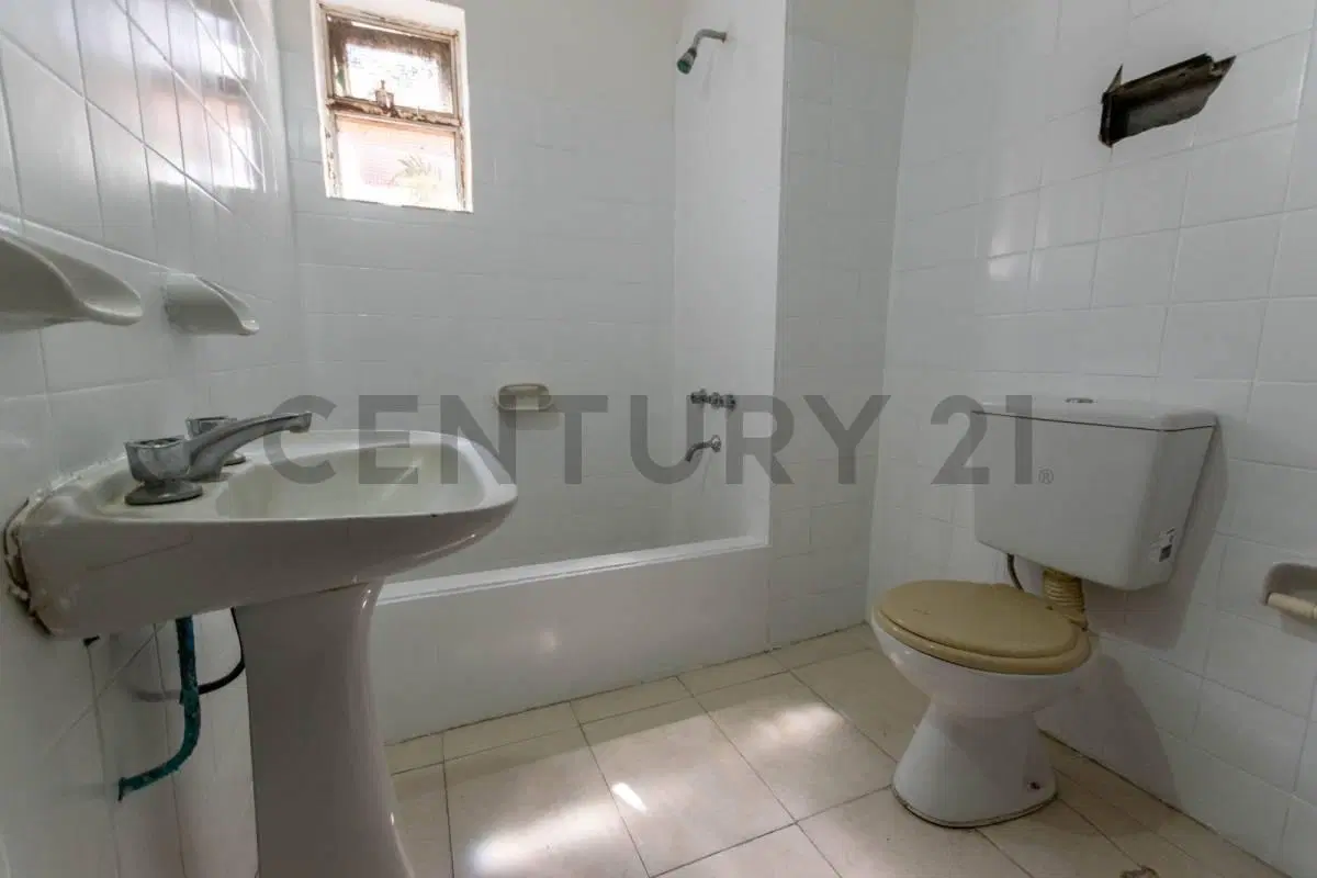 DEPARTAMENTO DE 2 DORMITORIOS EN VENTA, GONNET 2