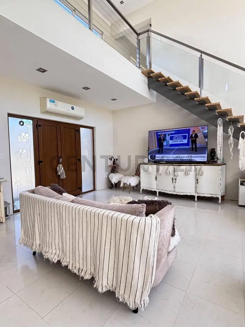 Casa en venta en Lomas de City Bell 3
