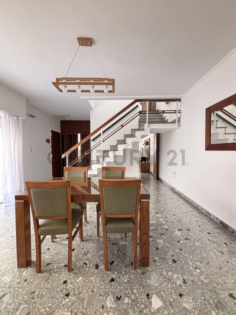 Foto de Venta de casa en La Plata, imagen 2