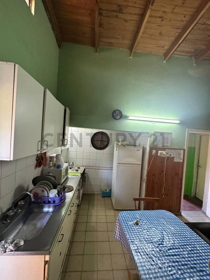 Foto de VENTA CASA 4 AMBIENTES CON COCHERA Y PATIO - QUILMES OESTE, imagen 1