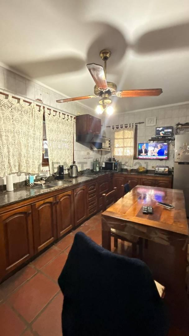 Foto de VENTA CASA 5 AMBIENTES CON COCHERA VILLA DOMINICO, imagen 2