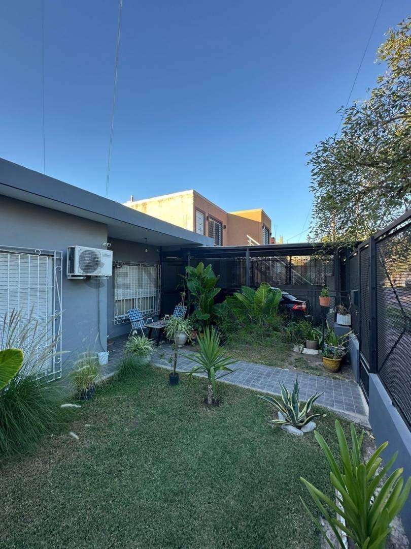 Foto de VENTA CASA 3 AMBIENTES / PATIO / COCHERA - SOLANO, imagen 3
