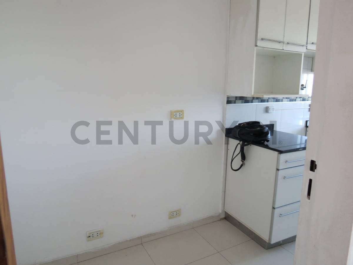 Foto de VENTA DEPARTAMENTO 2 AMBIENTES BERNAL - BARRIO PARQUE, imagen 3