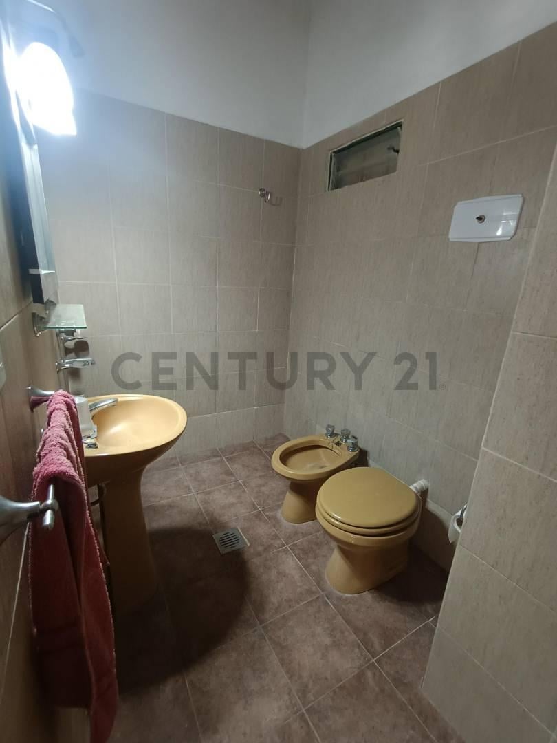 Foto de Venta de casa en Parque Sicardi, imagen 1