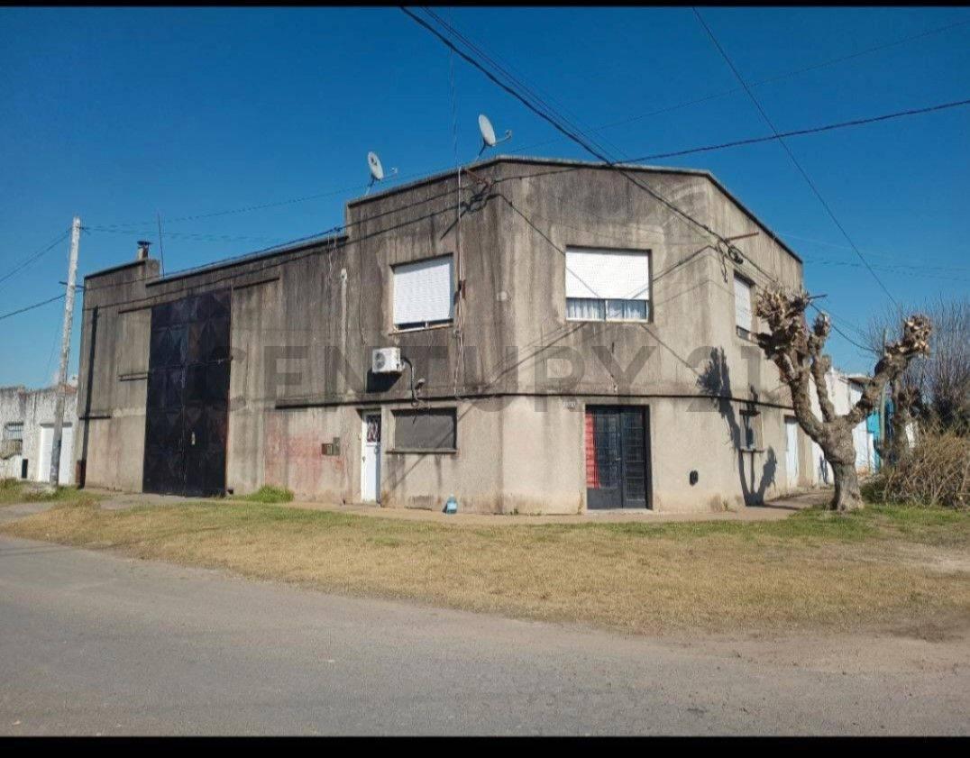 Foto de Venta de Galpon en Los Hornos La Plata con casa, imagen 1