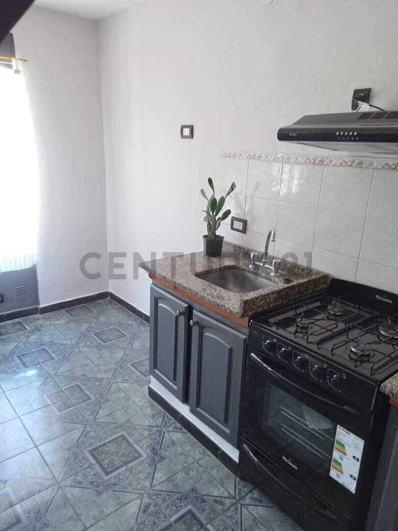 Foto de VENTA PH TIPO DUPLEX 2 AMBIENTES BERNAL, imagen 3