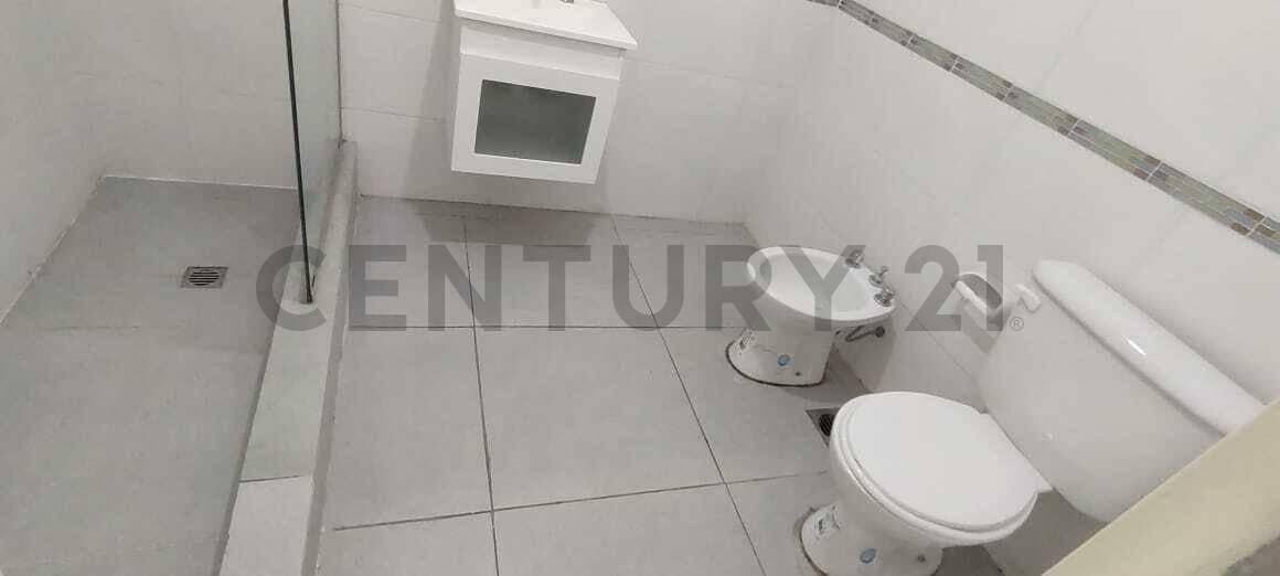 Foto de VENTA MONOAMBIENTE C/COCHERA BERNAL CENTRO, imagen 2