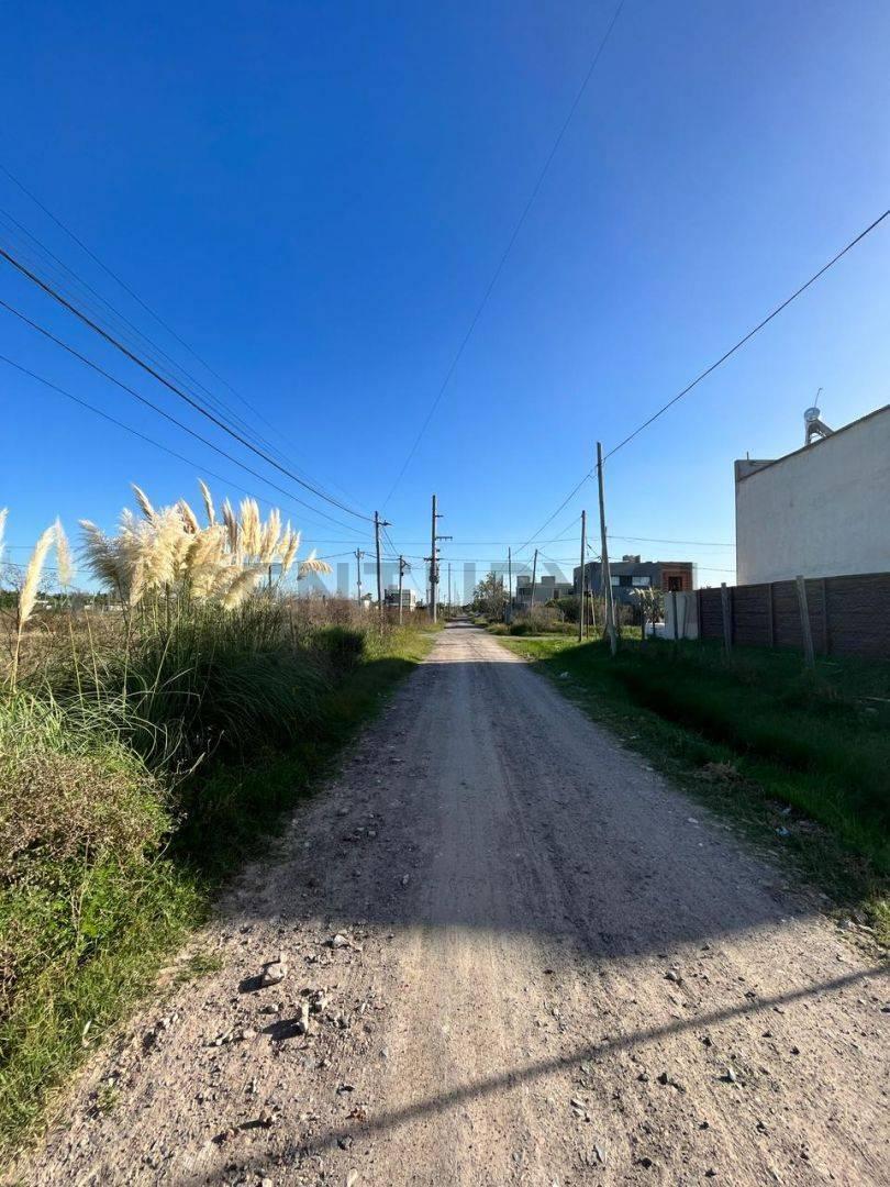 Foto de Venta lote en Villa Castells, Gonnet, La Plata. APTO CREDITO, imagen 2