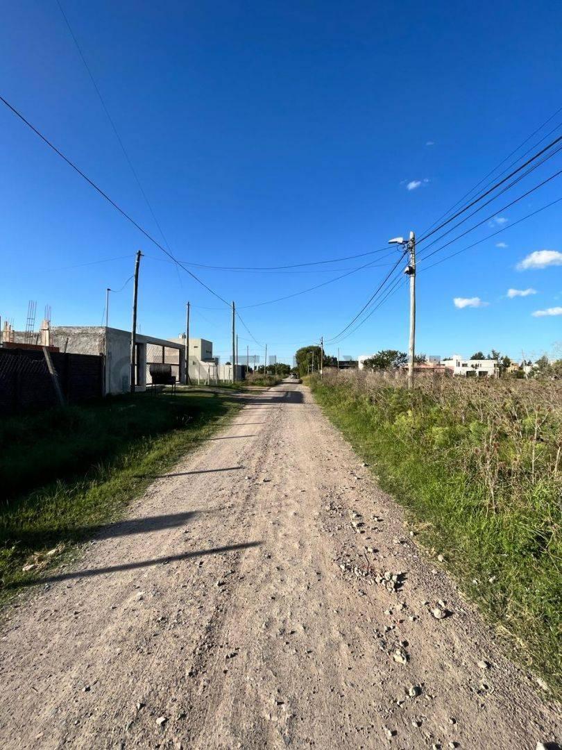 Foto de Venta lote en Villa Castells, Gonnet, La Plata. APTO CREDITO, imagen 3