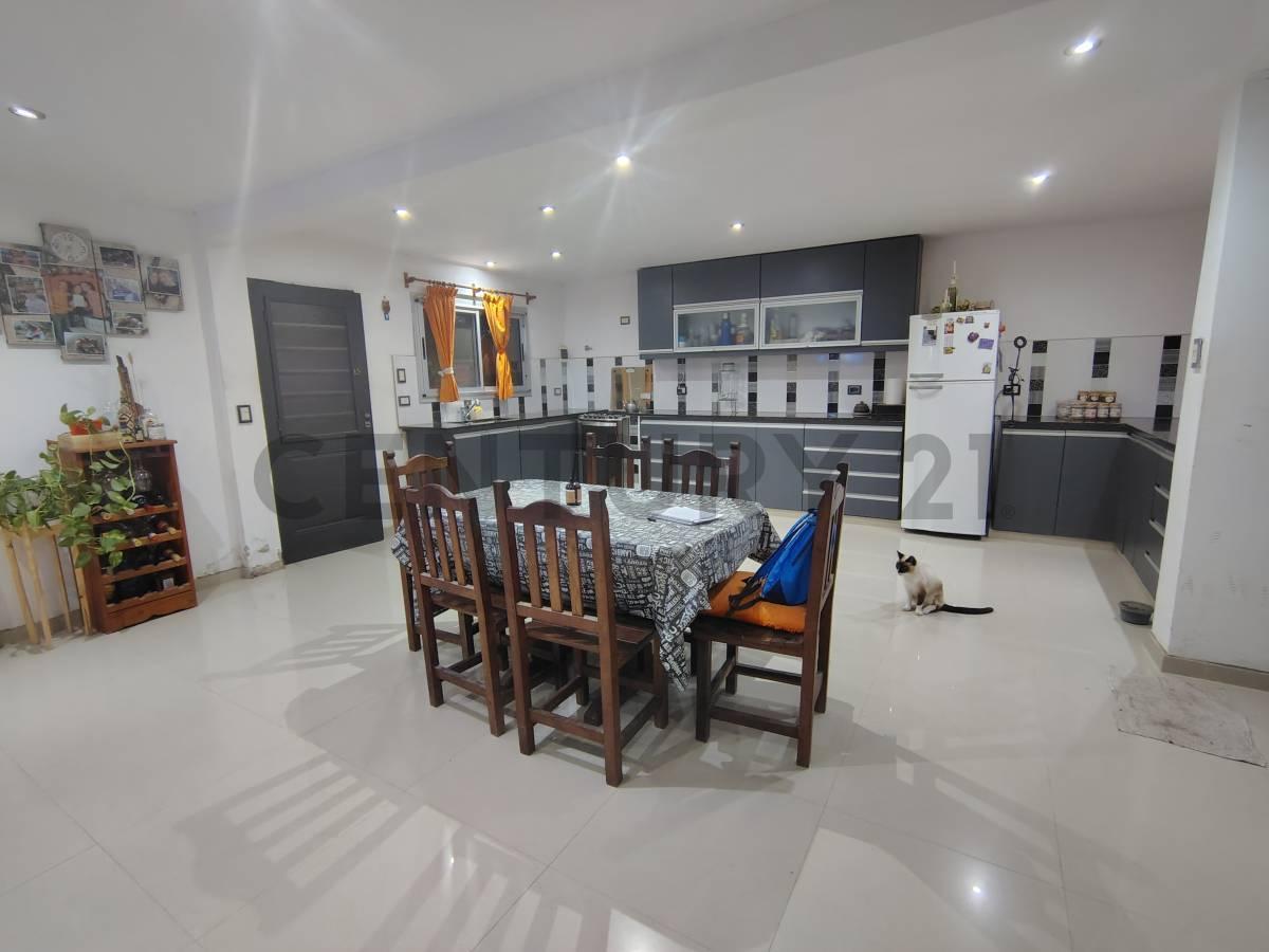 Foto de CASA EN VENTA SICARDI, imagen 2