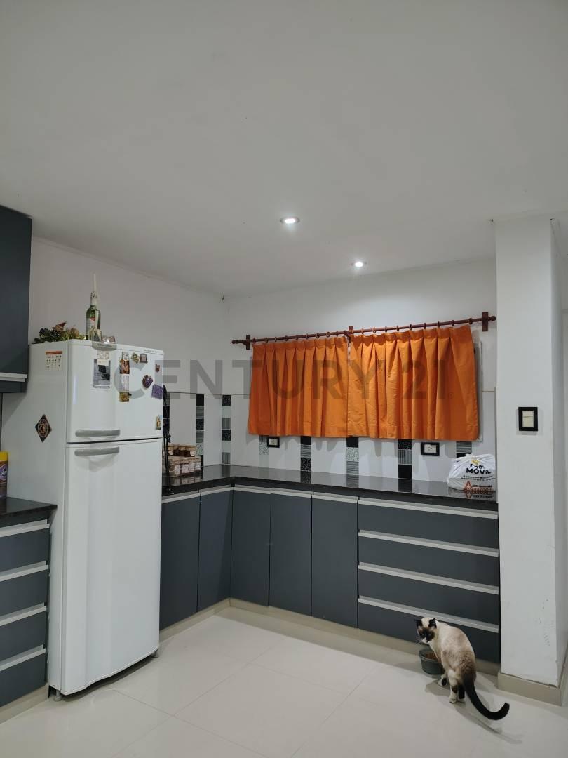 Foto de CASA EN VENTA SICARDI, imagen 5