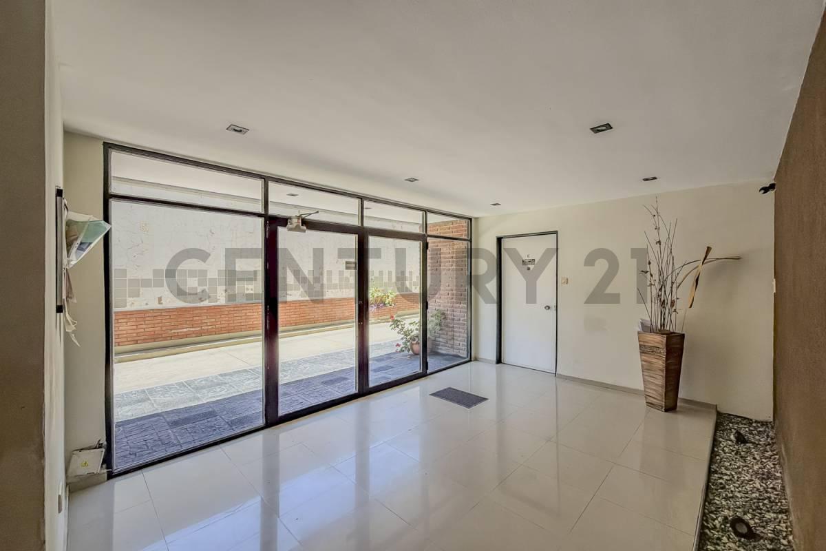 Foto de Departamento en venta de 3 Dormitorios, cocina separada con posibilidad, imagen 2