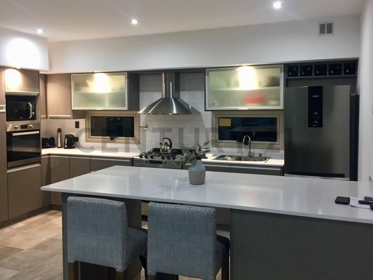 Foto de Casa a la venta de 2 Dormitorios, parque y pileta en Área 60 amoblada, imagen 2