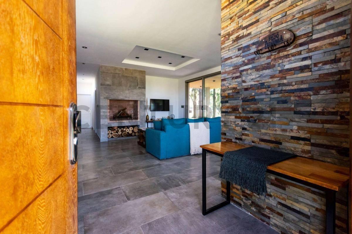 Foto de Casa a la venta de 2 Dormitorios, parque y pileta en Área 60 amoblada, imagen 1