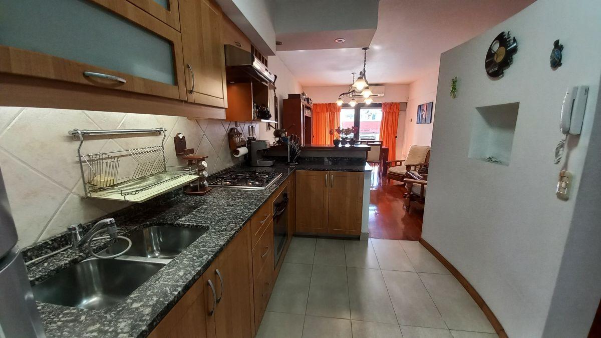 Foto de RESERVADO!!!!!!!Departamento de 3 Ambientes en Venta con Balcón al, imagen 4