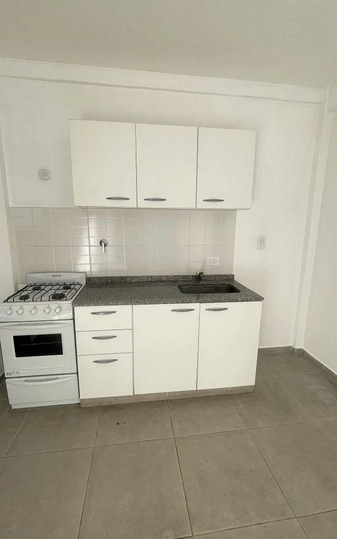 ALQUILER DEPARTAMENTO DE 2 AMBIENTES EN CASEROS 1