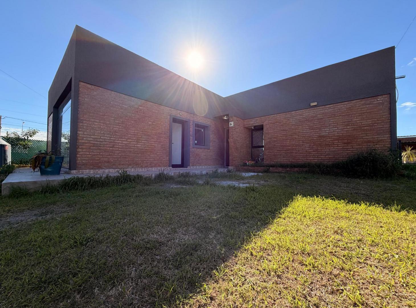 Foto de Casa en Punta Chacra Dos Dormitorios con Pileta, imagen 1