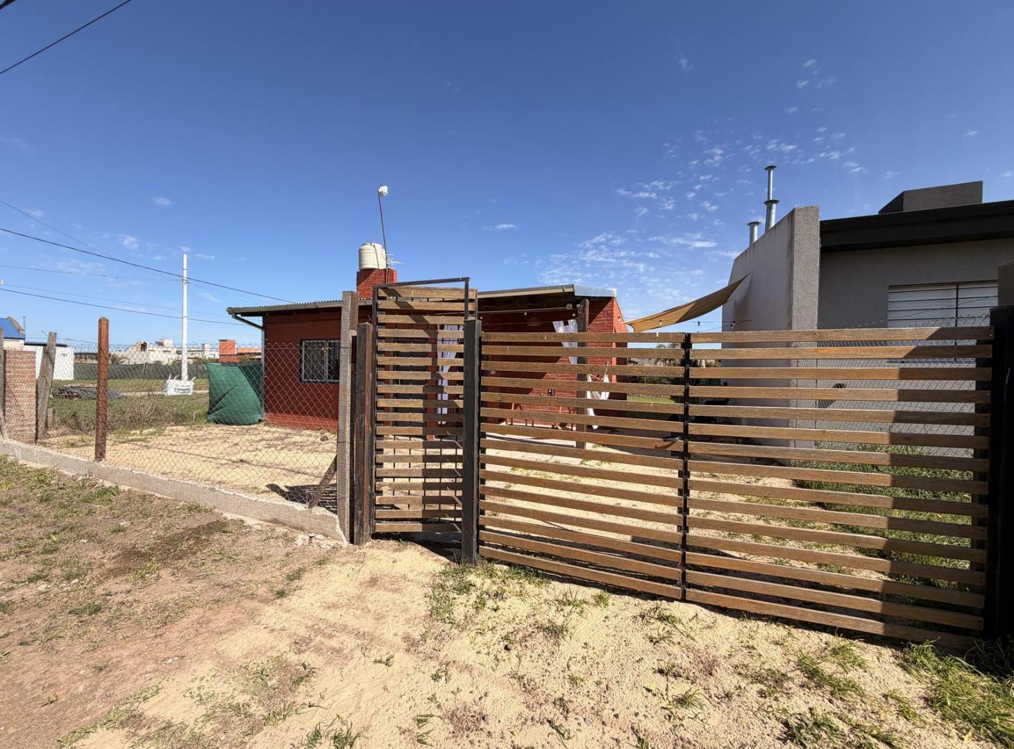 Casa Dos Dormitorios y Pileta en Tierra de Sueños III