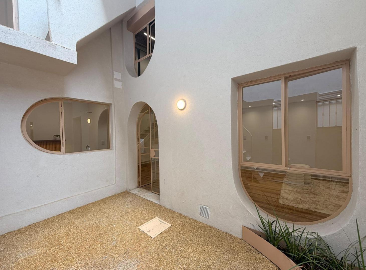Foto de Casa de Pasillo de Dos Dormitorios mas Comodín con Patio y Terraza, imagen 2