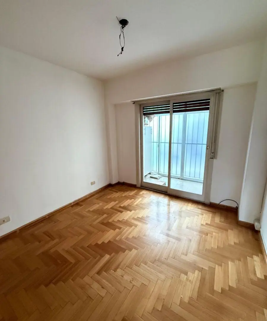 EXCELENTE DEPARTAMENTO 4 AMBIENTES. IMPECABLE ESTADO. 2 BALCONES. 8