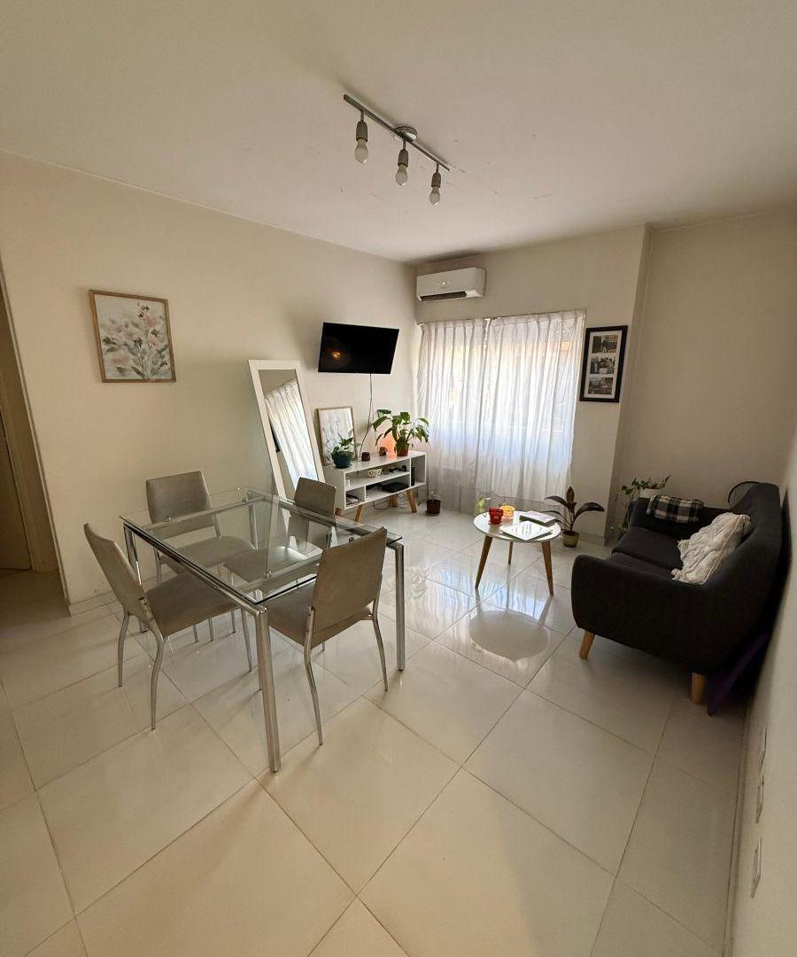 Foto de HERMOSO DEPARTAMENTO 2 AMBIENTES PLANTA BAJA AL FRENTE CON PATIO., imagen 5