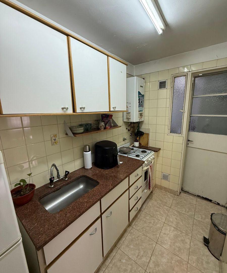 Foto de HERMOSO DEPARTAMENTO 2 AMBIENTES PLANTA BAJA AL FRENTE CON PATIO., imagen 4