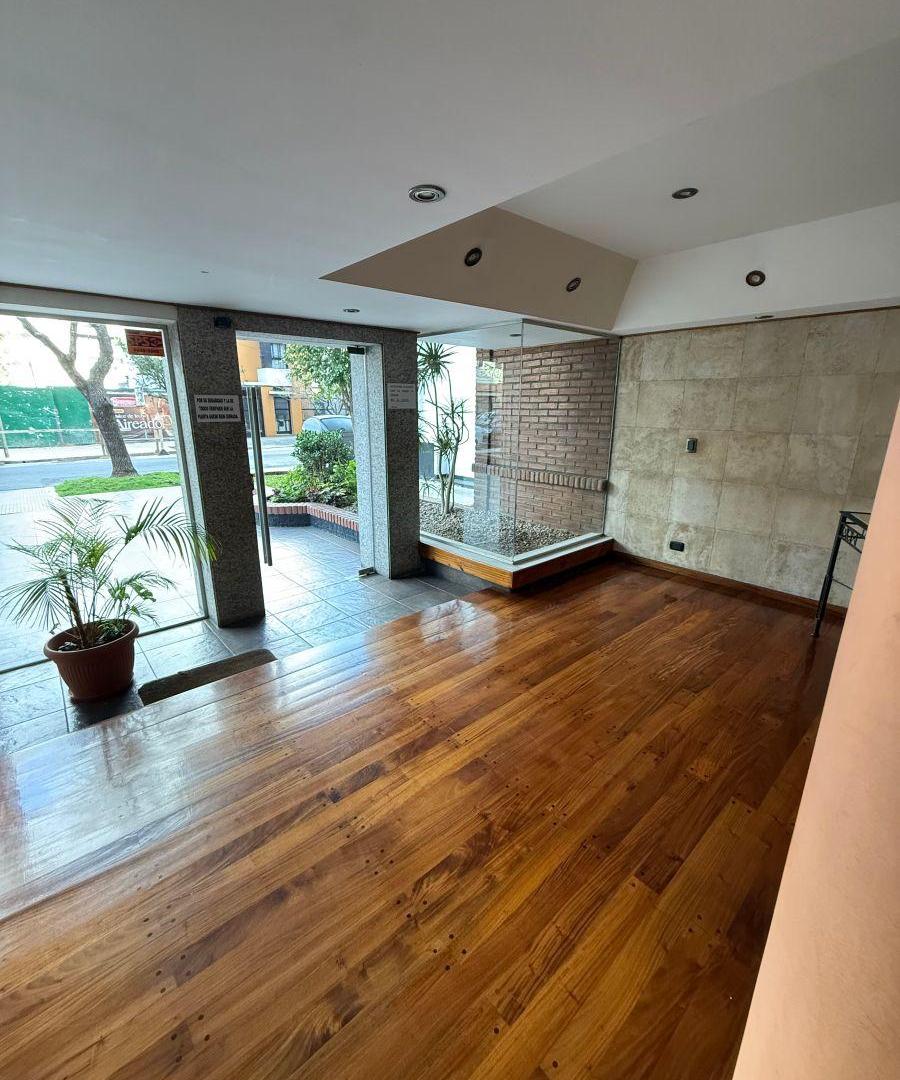Foto de Hermoso Departamento 2 Ambientes Grandes Con Cochera fija., imagen 1