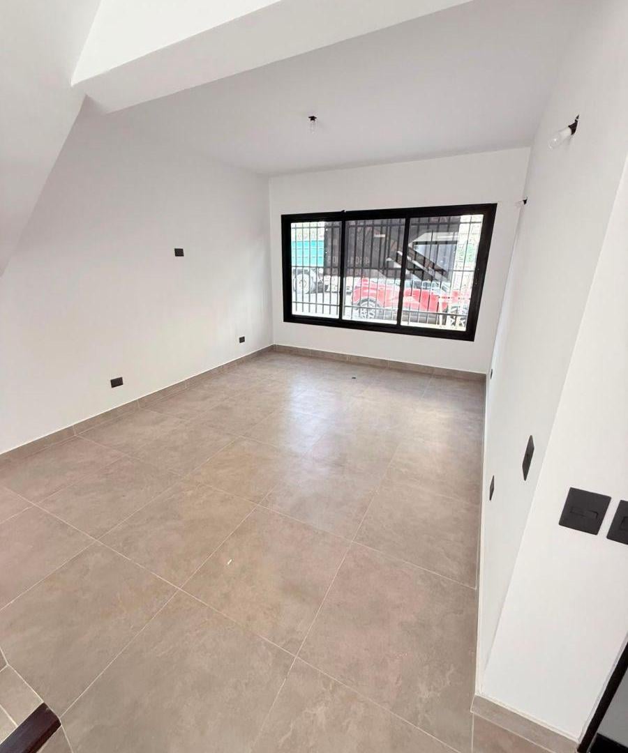 Foto de EXCELENTE PH TIPO CASA 5 AMBIENTES + COCHERA + PATIO + TERRAZA, imagen 3
