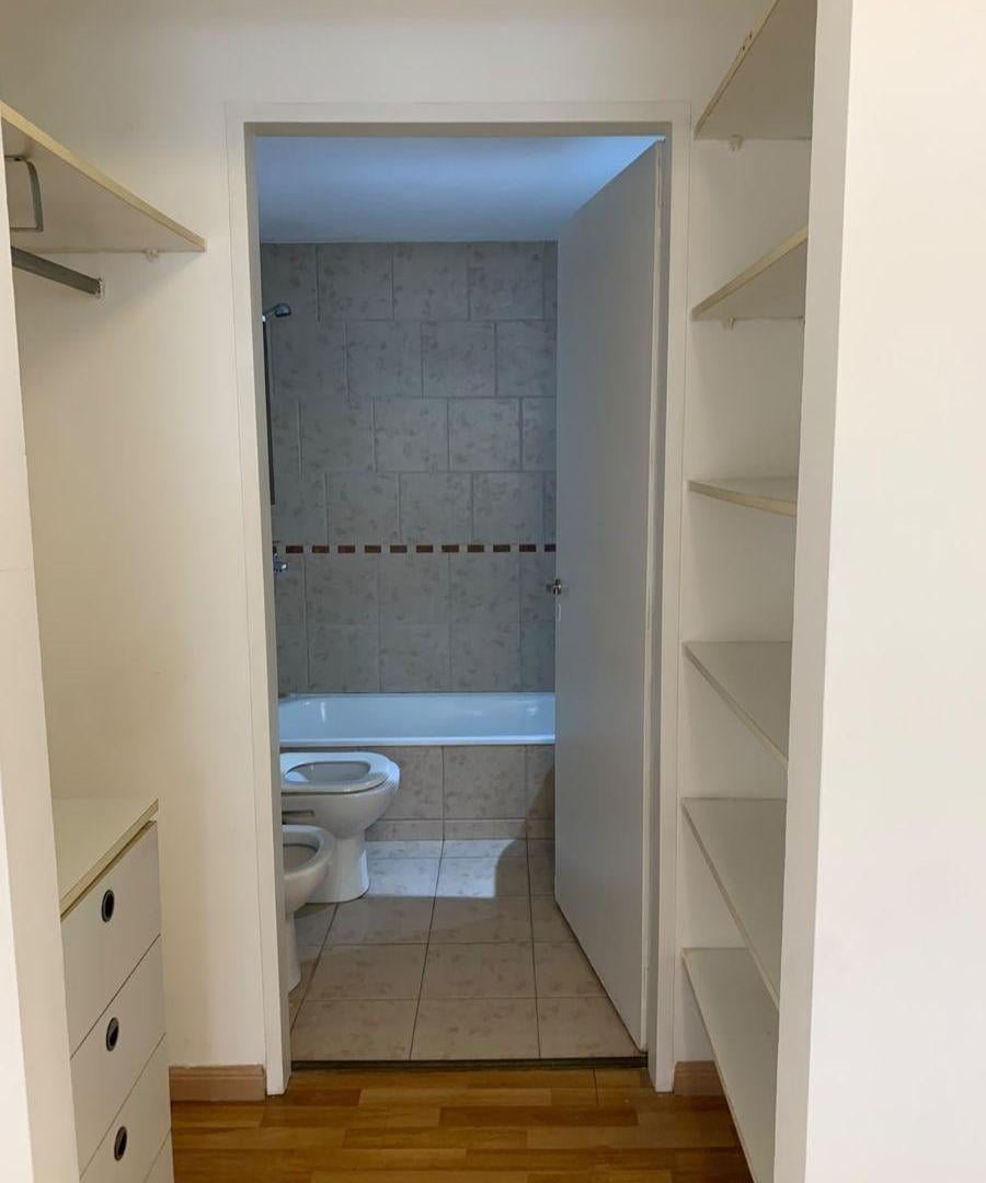 Foto de HERMOSO DEPARTAMENTO 2 AMBIENTES CON DORMITORIO EN SUITE, VESTIDOR Y, imagen 5