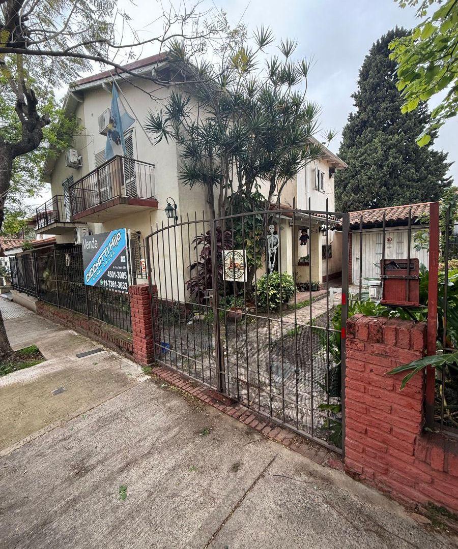 Foto de Chalet 4 Ambientes con 2 cocheras, jardín y terraza. A refaccionar., imagen 2