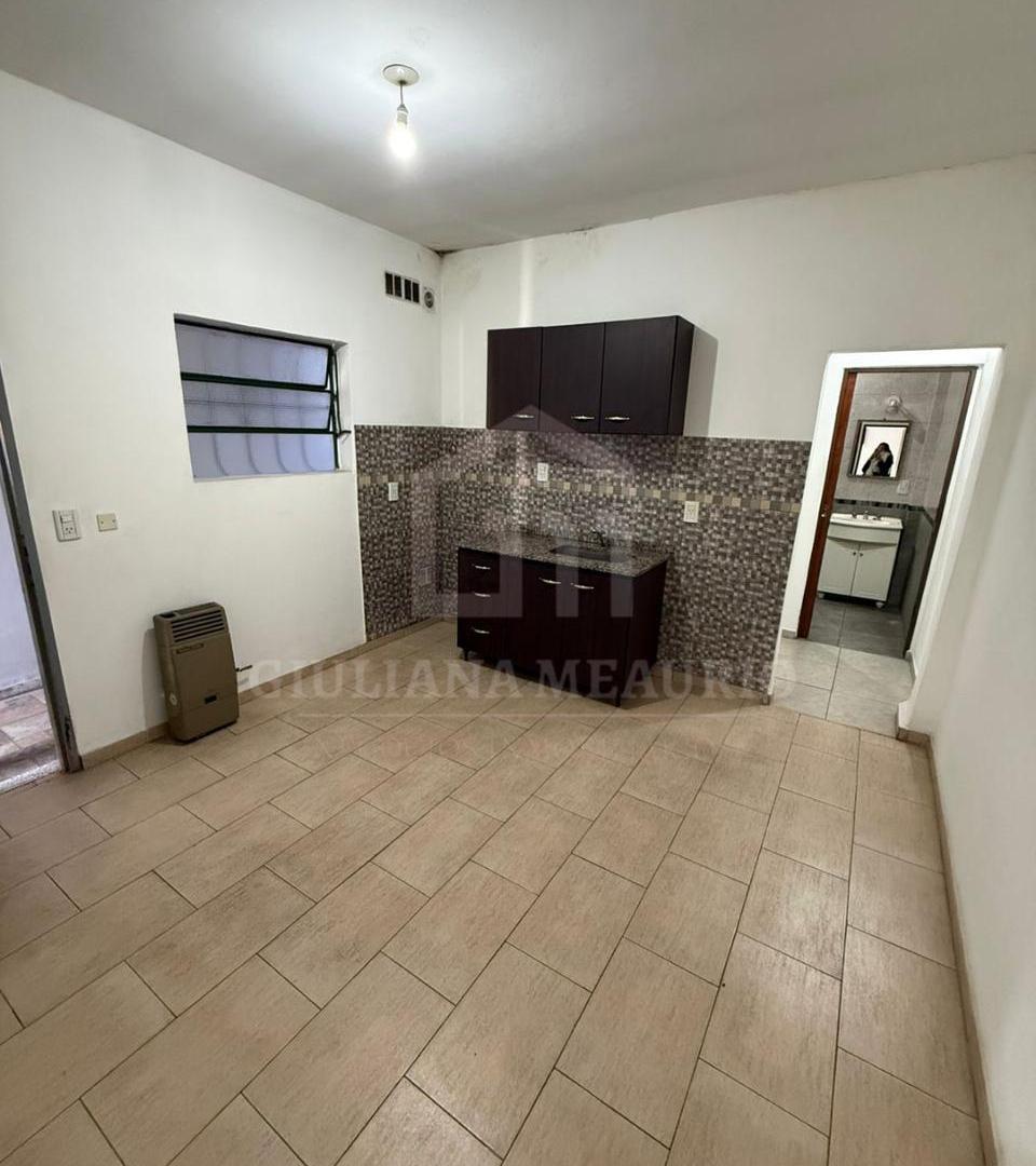 Foto de Departamento 2 amb. en ALQUILER - Isidro Casanova, imagen 1